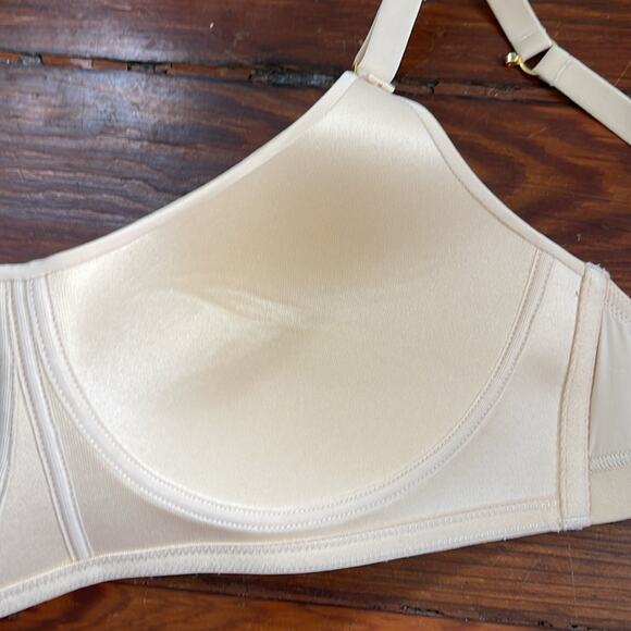 Lively wireless convertible molded cup bra sz 34D - Picture 6 of 6